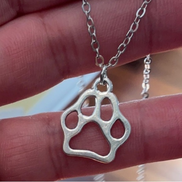 New Silver Tone Dog Paw Necklace - Picture 5 of 6
